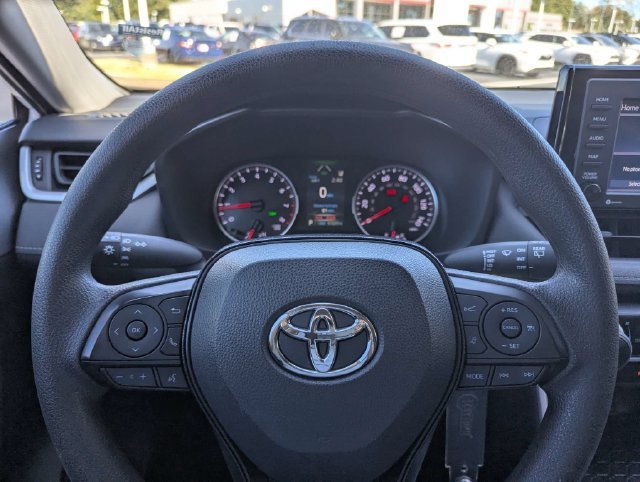 Certified 2020 Toyota RAV4 LE FWD image 28