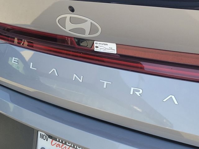 Certified 2025 Hyundai Elantra SEL image 21