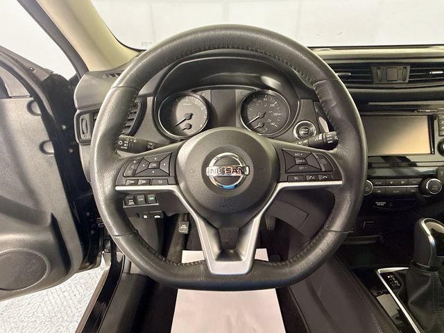 Used 2017 Nissan Rogue SL AWD/4WD image 13
