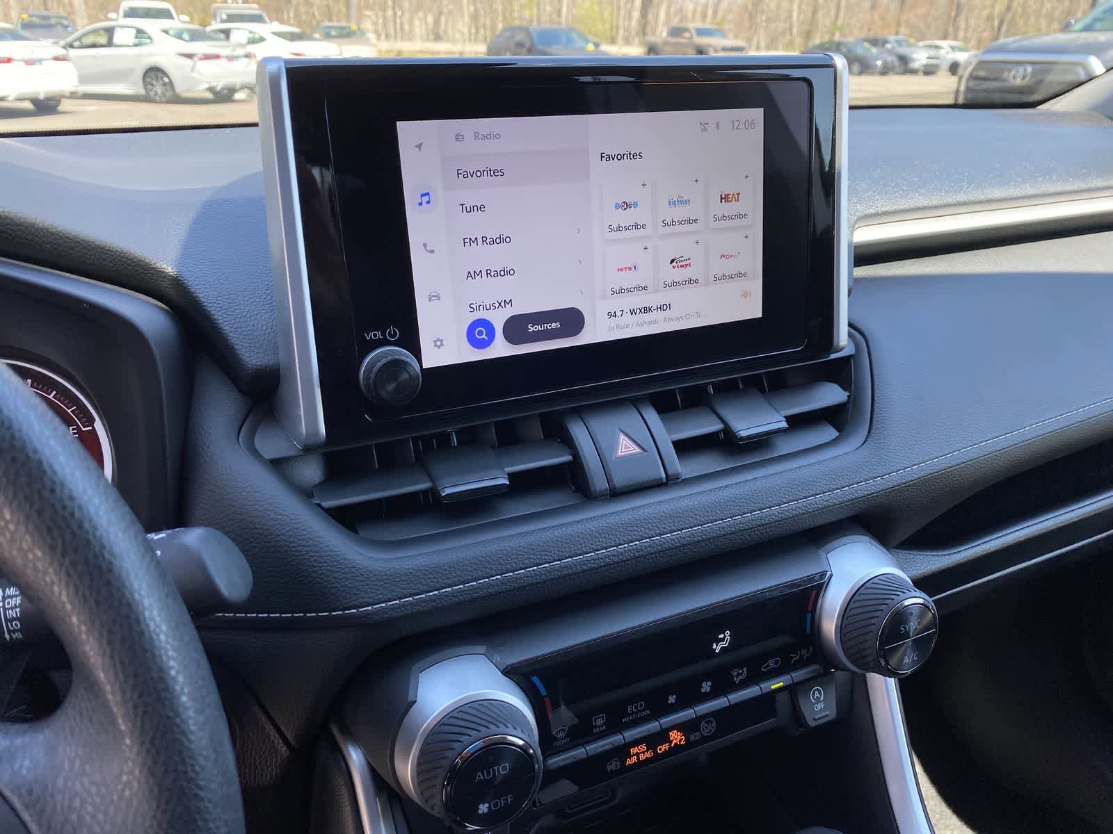 Used 2025 Toyota RAV4 XLE image 29