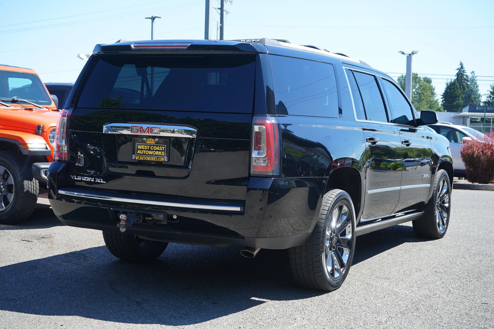 Used 2019 GMC Yukon XL Denali w/ Denali Ultimate Package AWD/4WD image 5