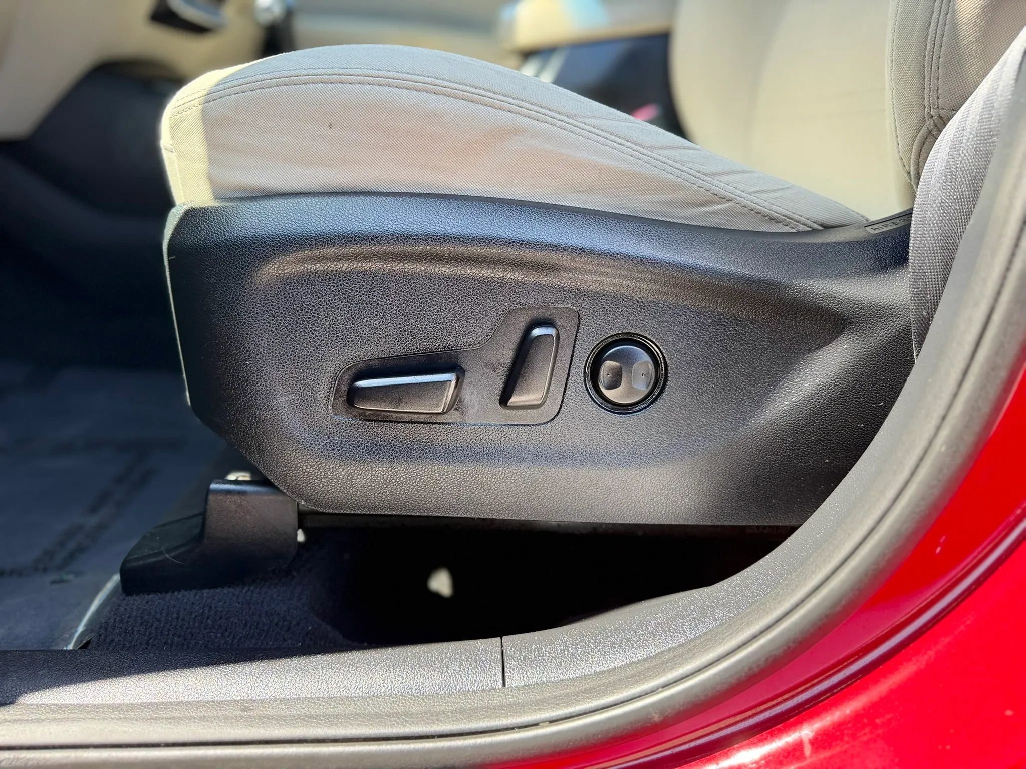 Used 2017 Kia Sorento LX w/ LX Convenience Package image 10