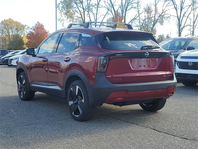 New 2026 Nissan Kicks SR image 3