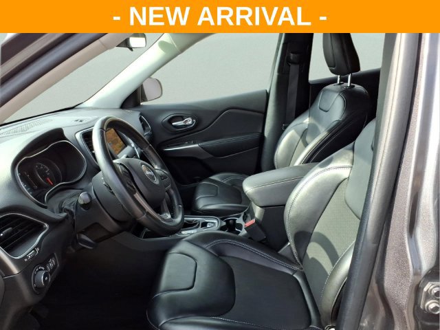 Used 2019 Jeep Cherokee Latitude Plus FWD image 15