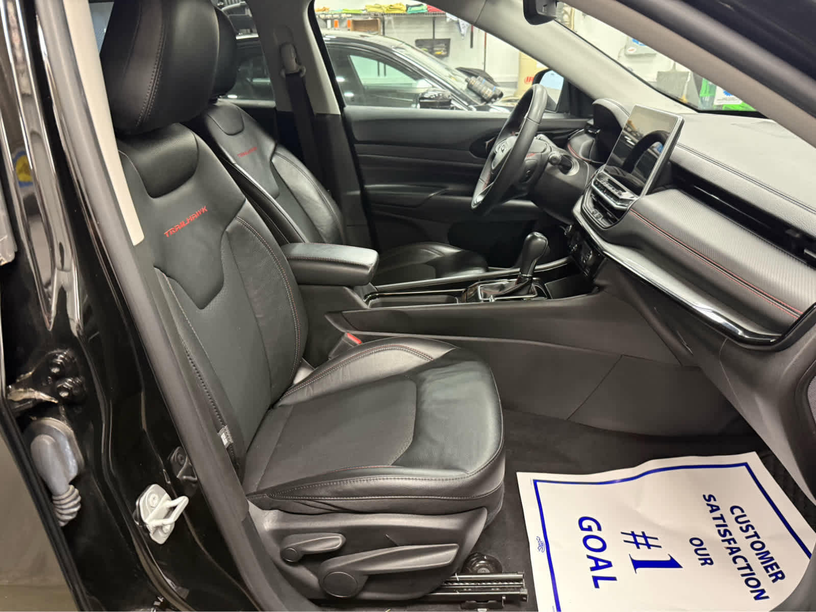 Used 2022 Jeep Compass Trailhawk AWD/4WD image 27
