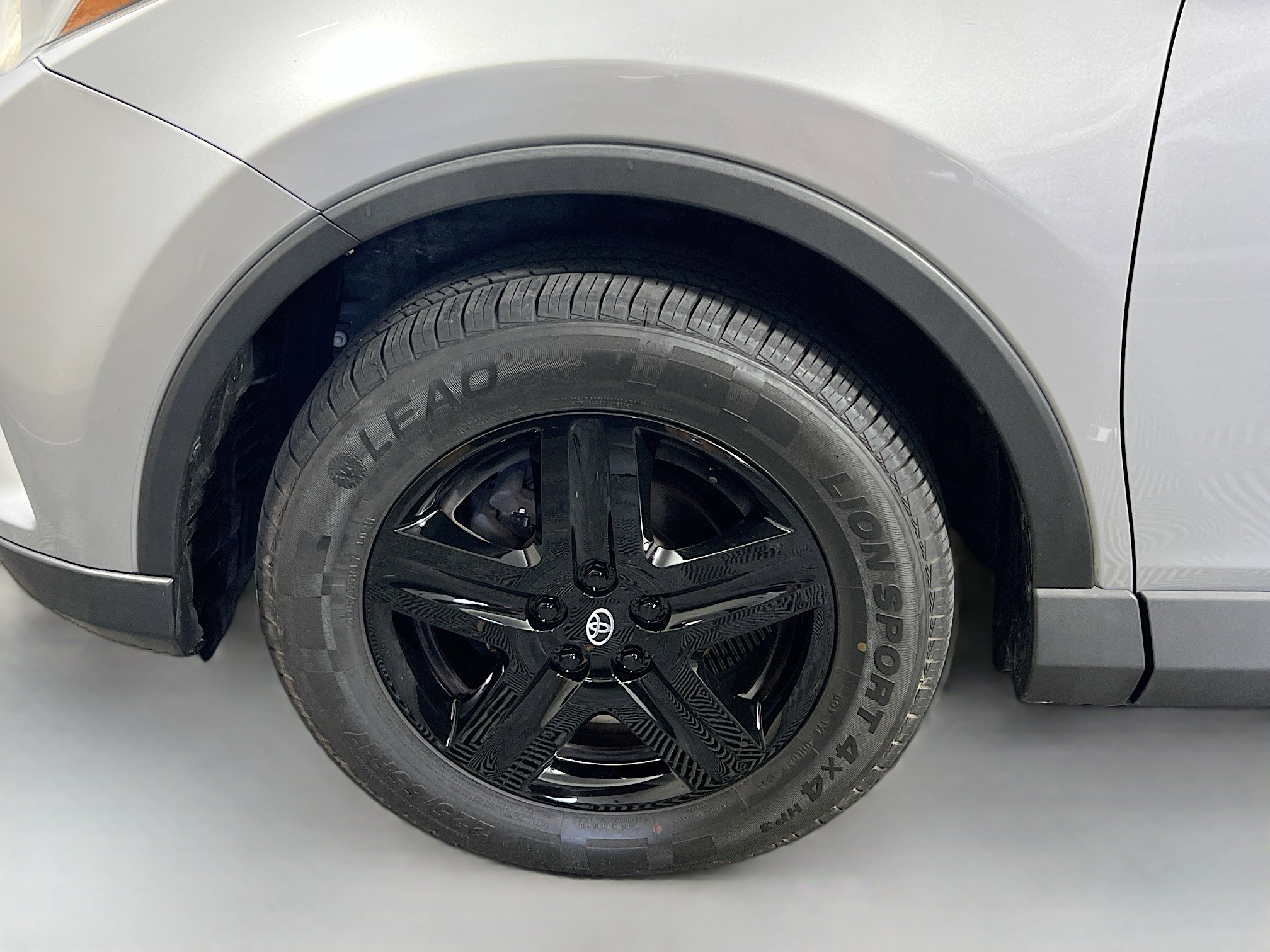 Used 2017 Toyota RAV4 LE image 13