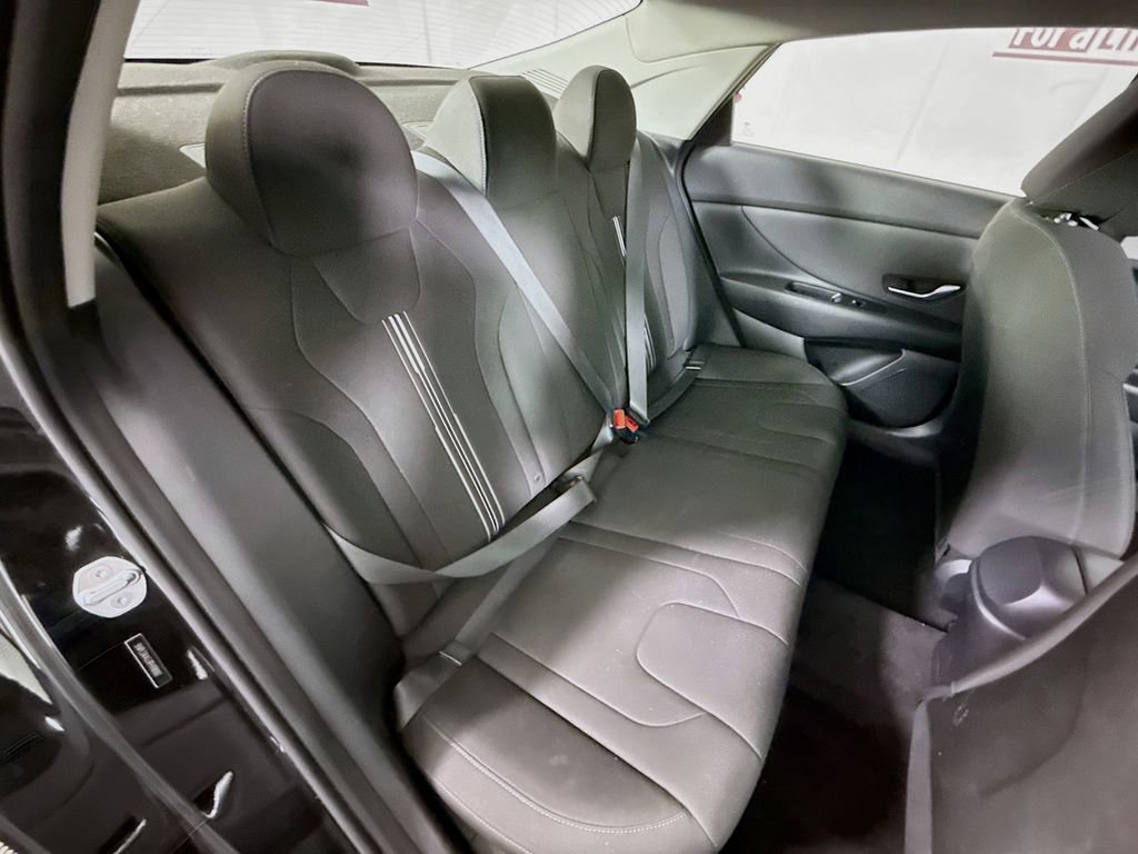 Certified 2023 Hyundai Elantra SEL w/ Convenience Package FWD image 30