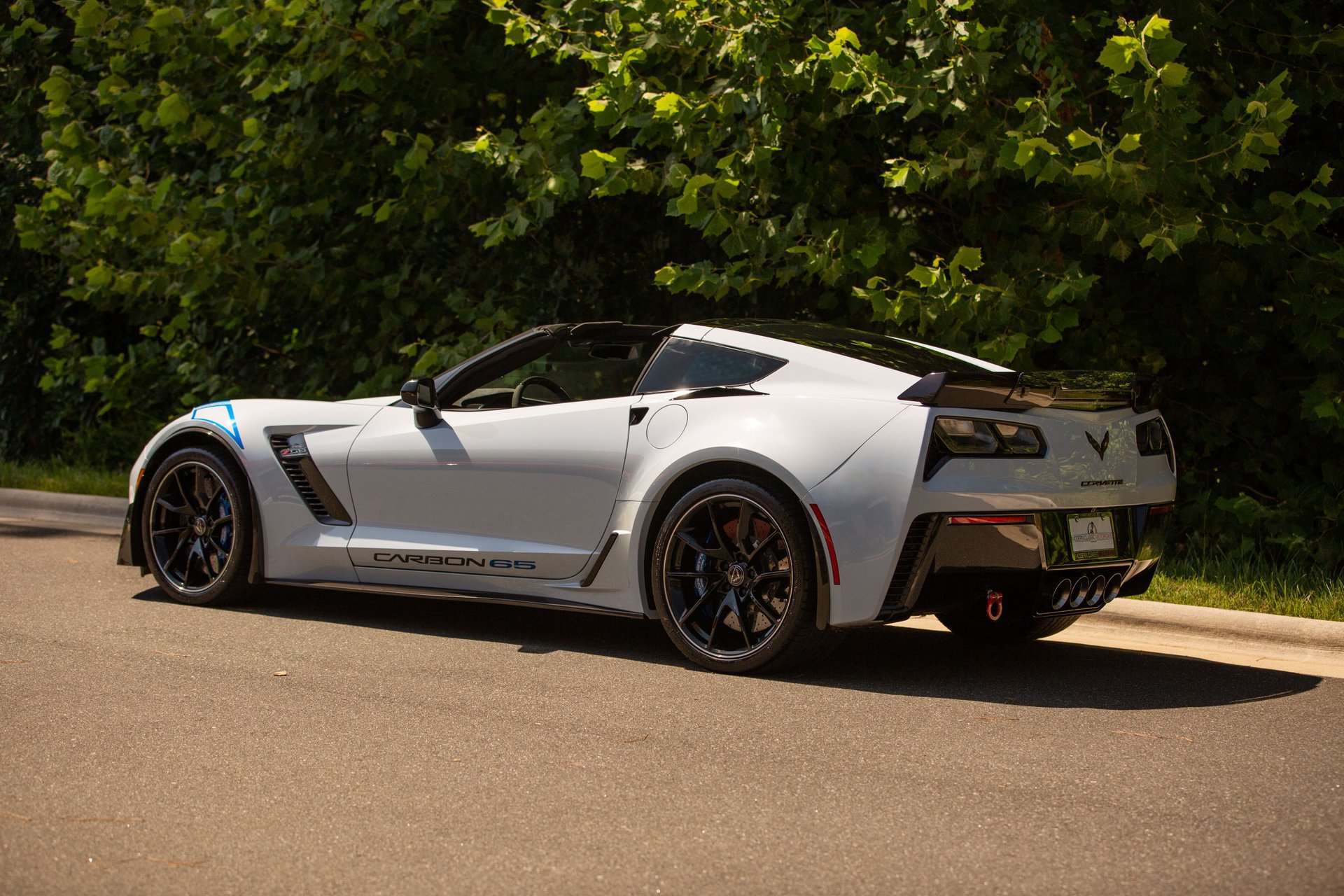 Used 2018 Chevrolet Corvette Z06 w/ Carbon 65 Edition RWD image 36