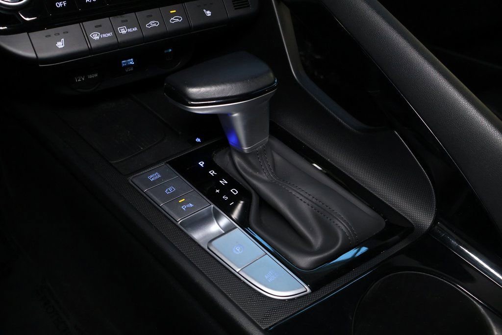 Used 2024 Hyundai Elantra Limited image 32