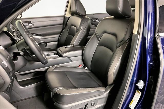 Used 2025 Nissan Pathfinder SL image 19