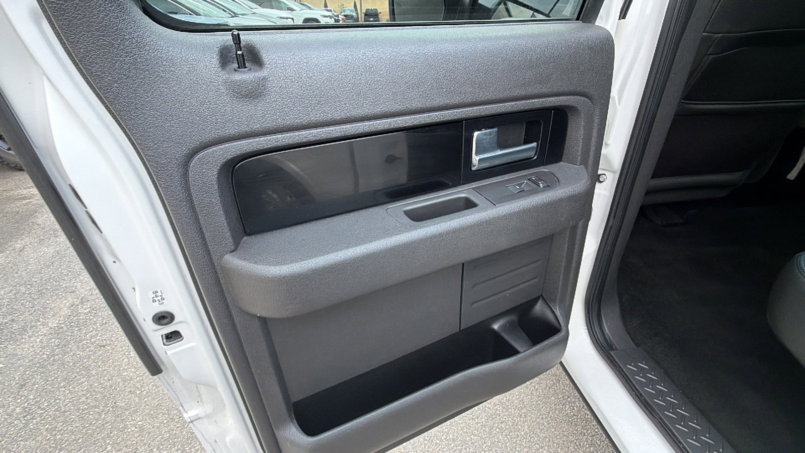 Used 2014 Ford F150 Limited image 23