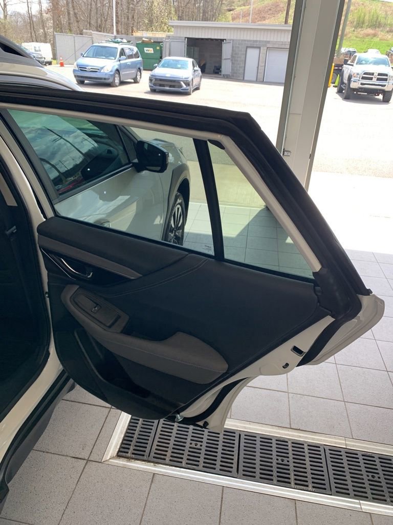 Certified 2025 Subaru Outback Onyx Edition XT w/ Popular Package #2 image 12