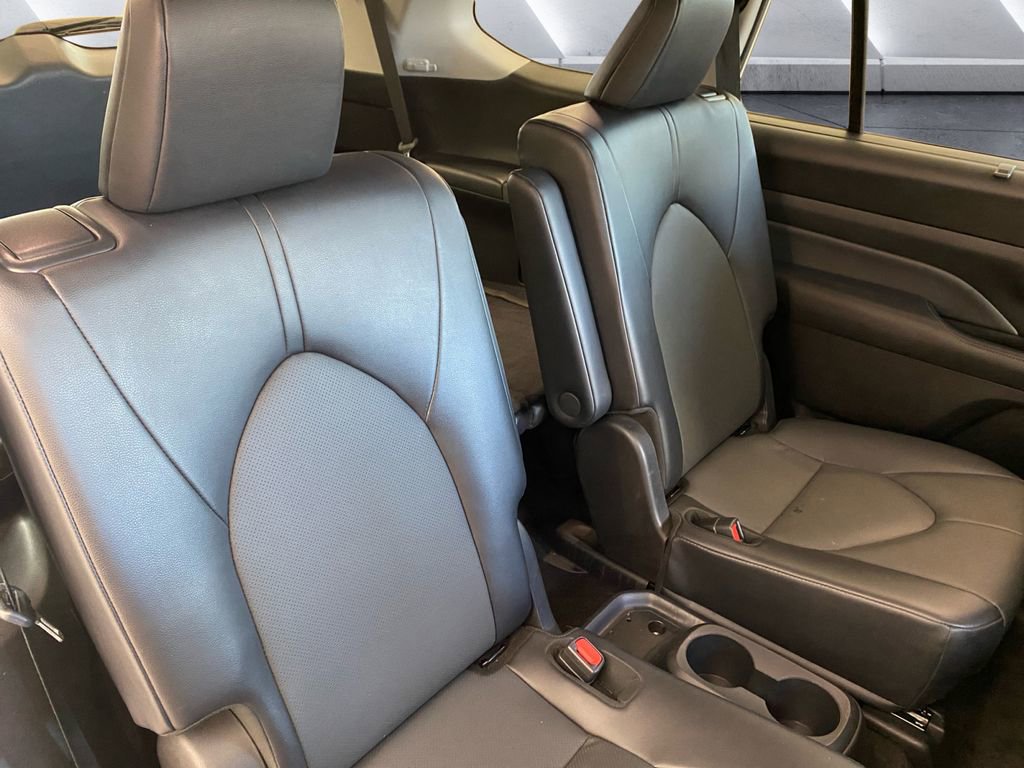 Used 2024 Toyota Grand Highlander XLE image 14