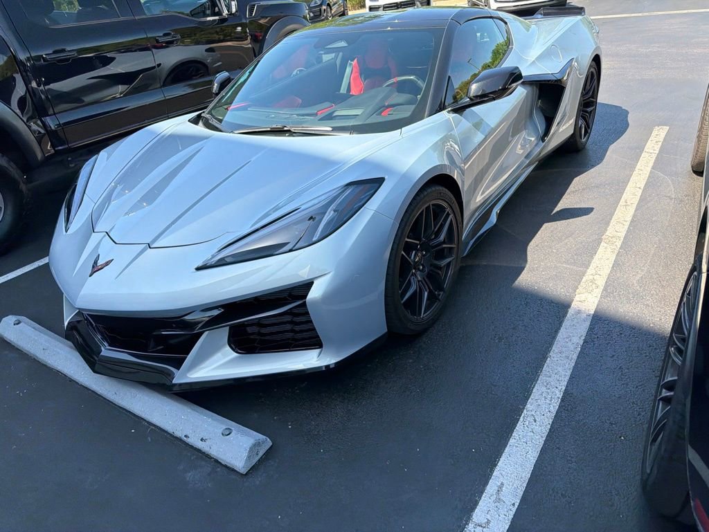 Used 2024 Chevrolet Corvette Z06 RWD image 1