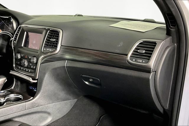 Used 2019 Jeep Grand Cherokee Laredo image 25