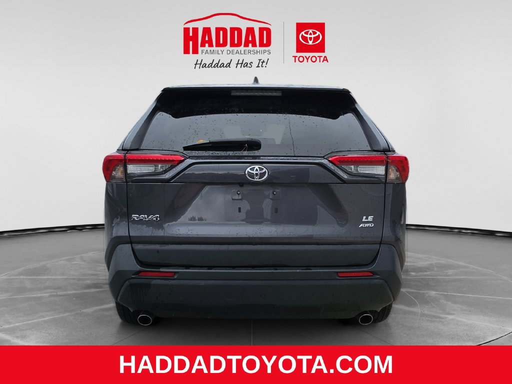 Used 2023 Toyota RAV4 LE AWD/4WD image 4
