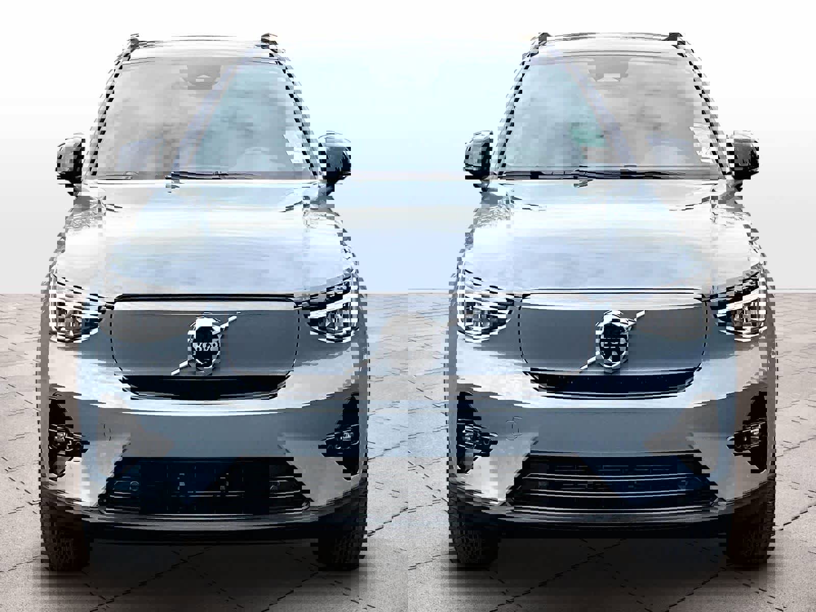 Used 2023 Volvo XC40 Recharge Plus image 3