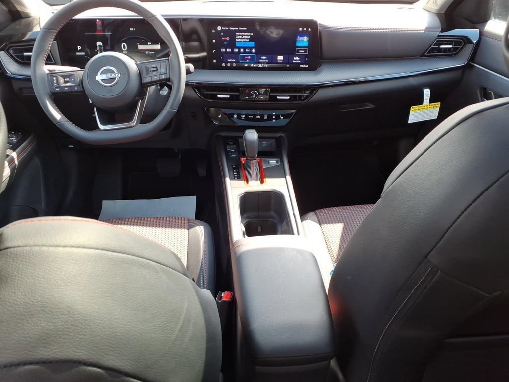New 2026 Nissan Kicks SR w/ SR Premium Package FWD image 12