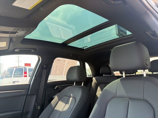 Used 2025 Audi Q3 2.0T Premium image 23