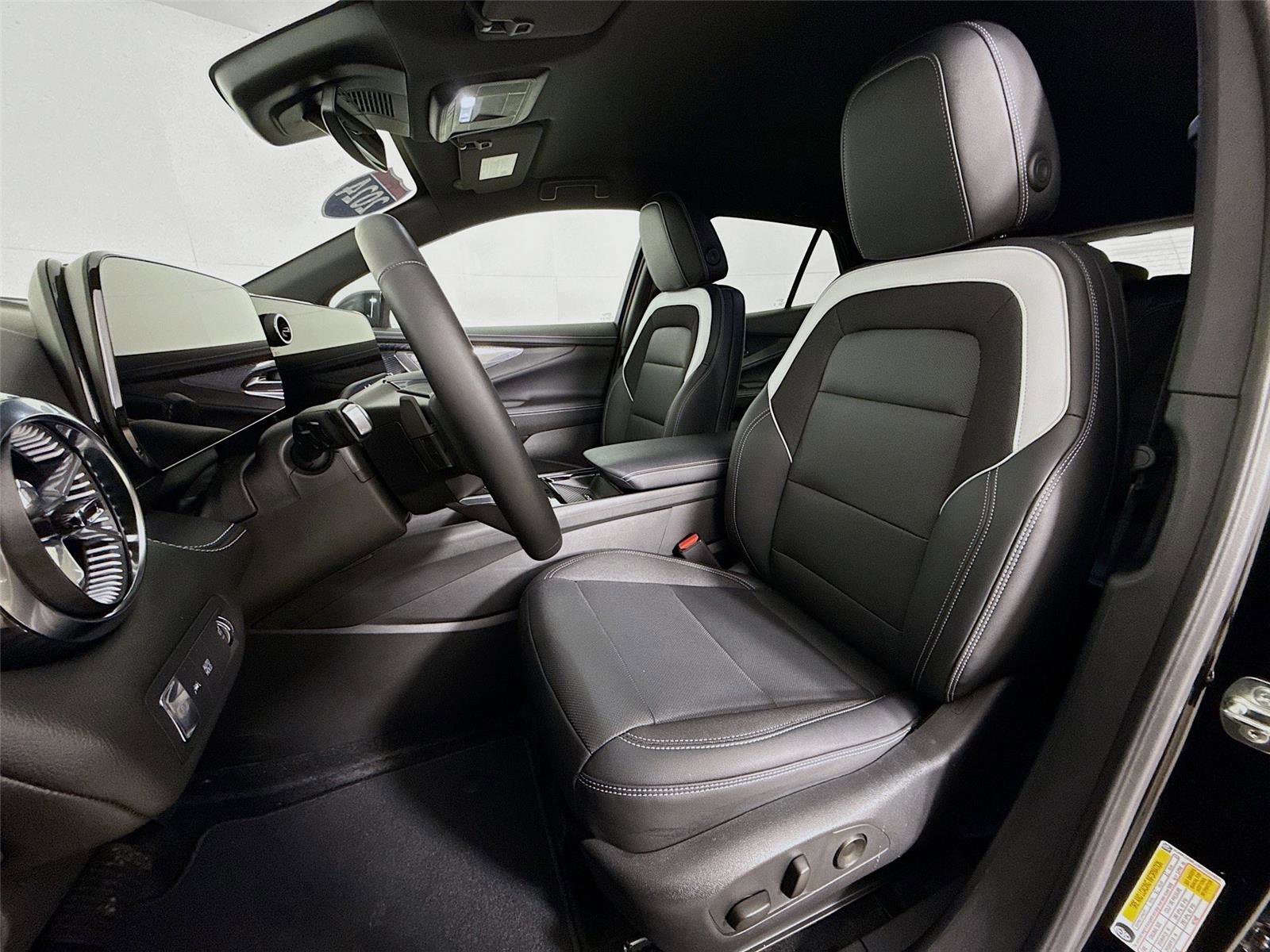 Used 2024 Chevrolet Blazer EV LT image 21