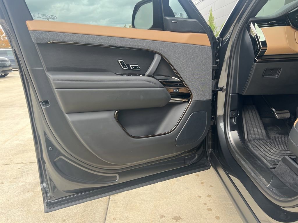 New 2024 Land Rover Range Rover Sport Dynamic SE image 14