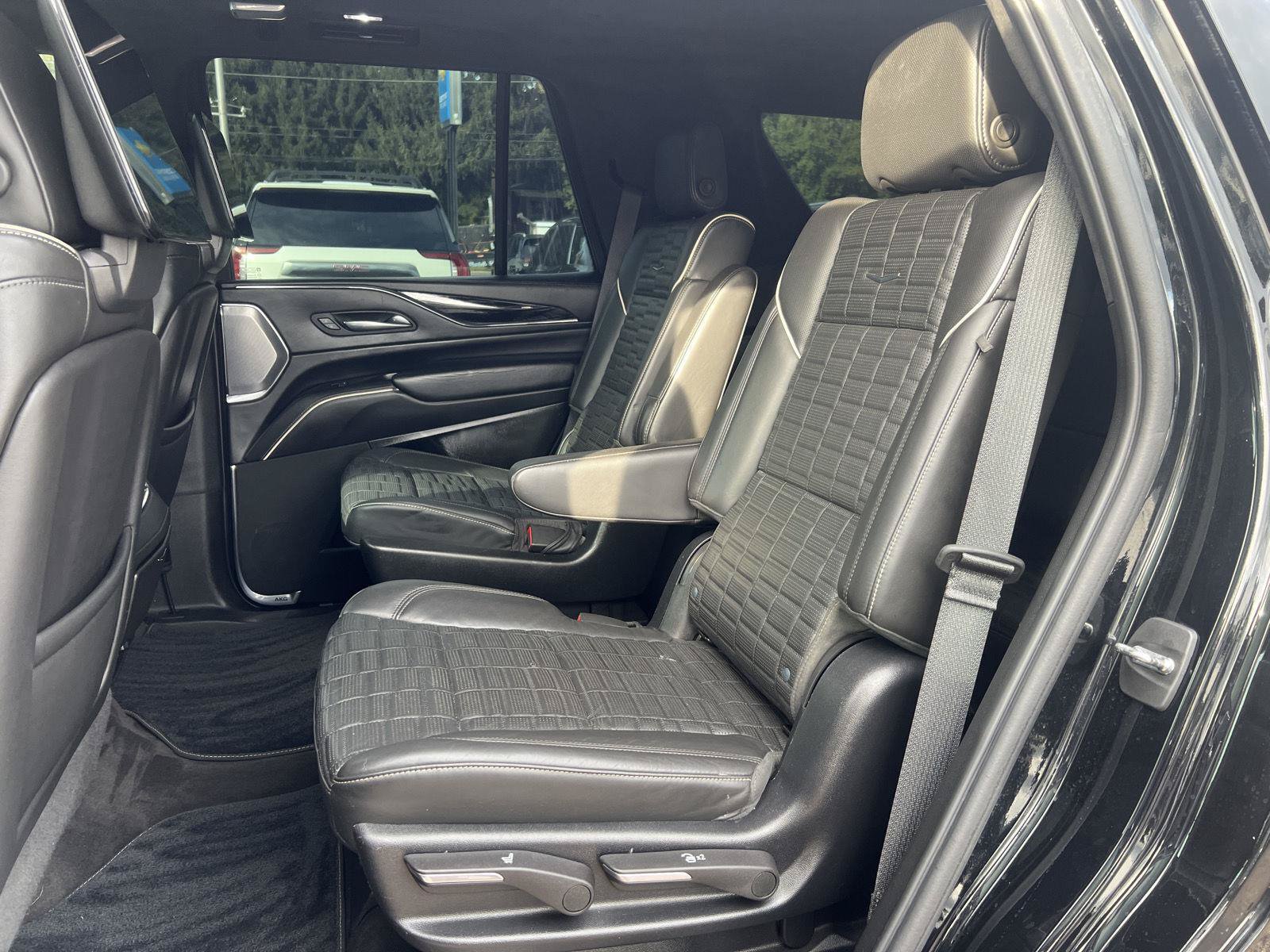 Used 2023 Cadillac Escalade V AWD/4WD image 12
