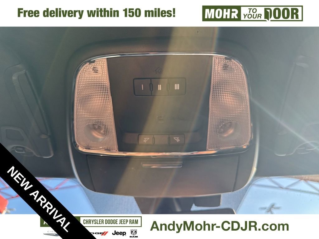 Used 2013 Chrysler 300 C image 21