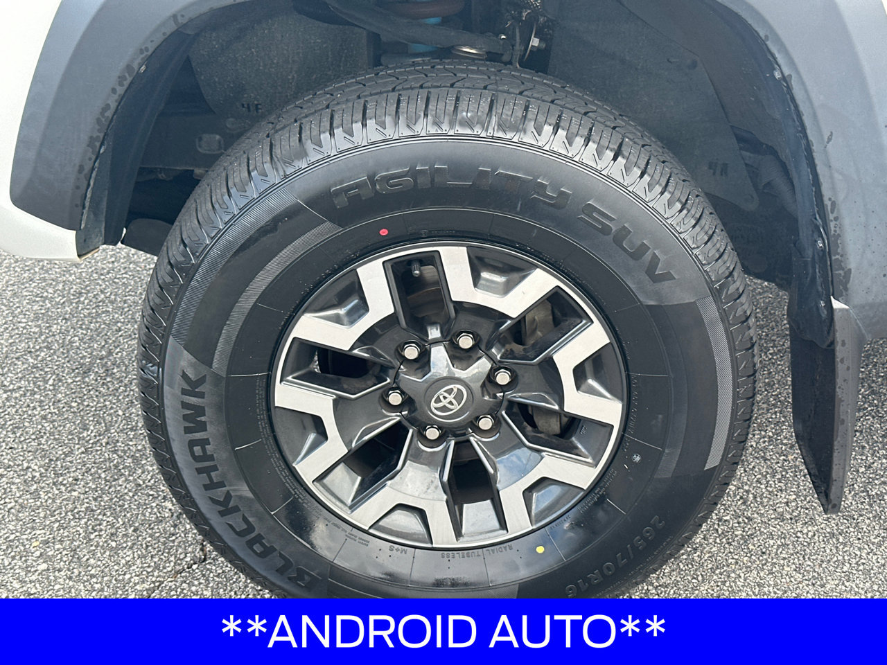 Used 2022 Toyota Tacoma TRD Off-Road w/ Technology Package AWD/4WD image 13