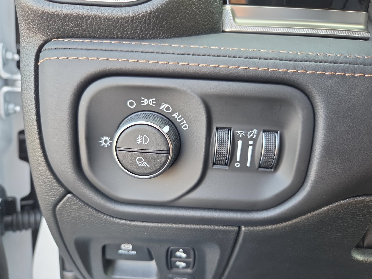 New 2027 RAM 1500 Tungsten AWD/4WD image 19