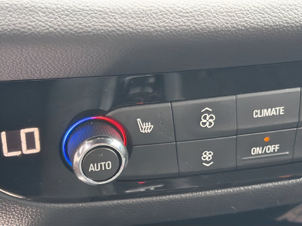 Used 2023 Buick Enclave Essence w/ Sport Touring Edition FWD image 19