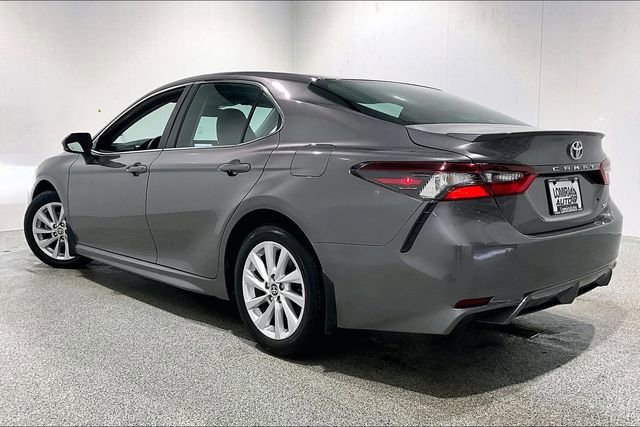 Used 2024 Toyota Camry SE image 4