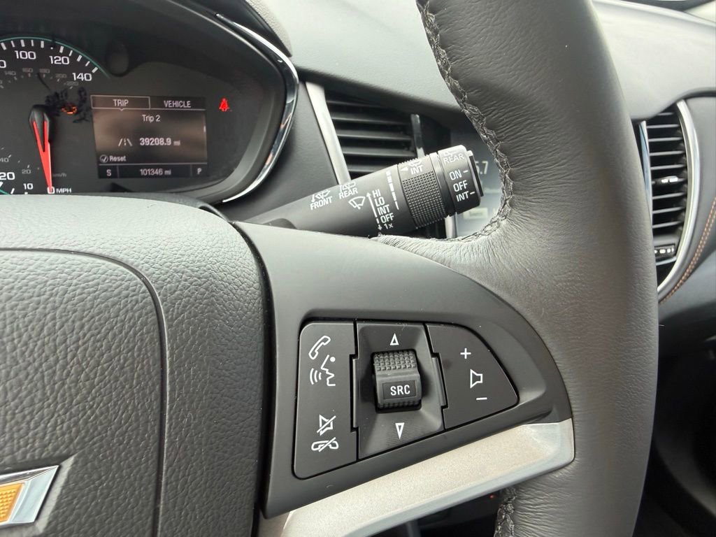 Used 2017 Chevrolet Trax LT w/ LT Convenience Package AWD/4WD image 16