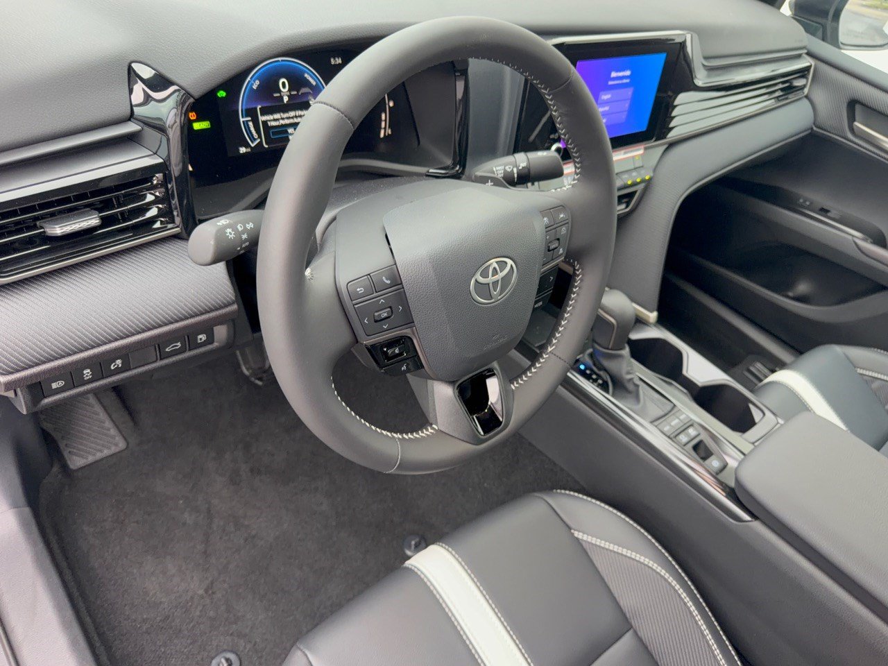 Used 2026 Toyota Camry SE FWD image 4