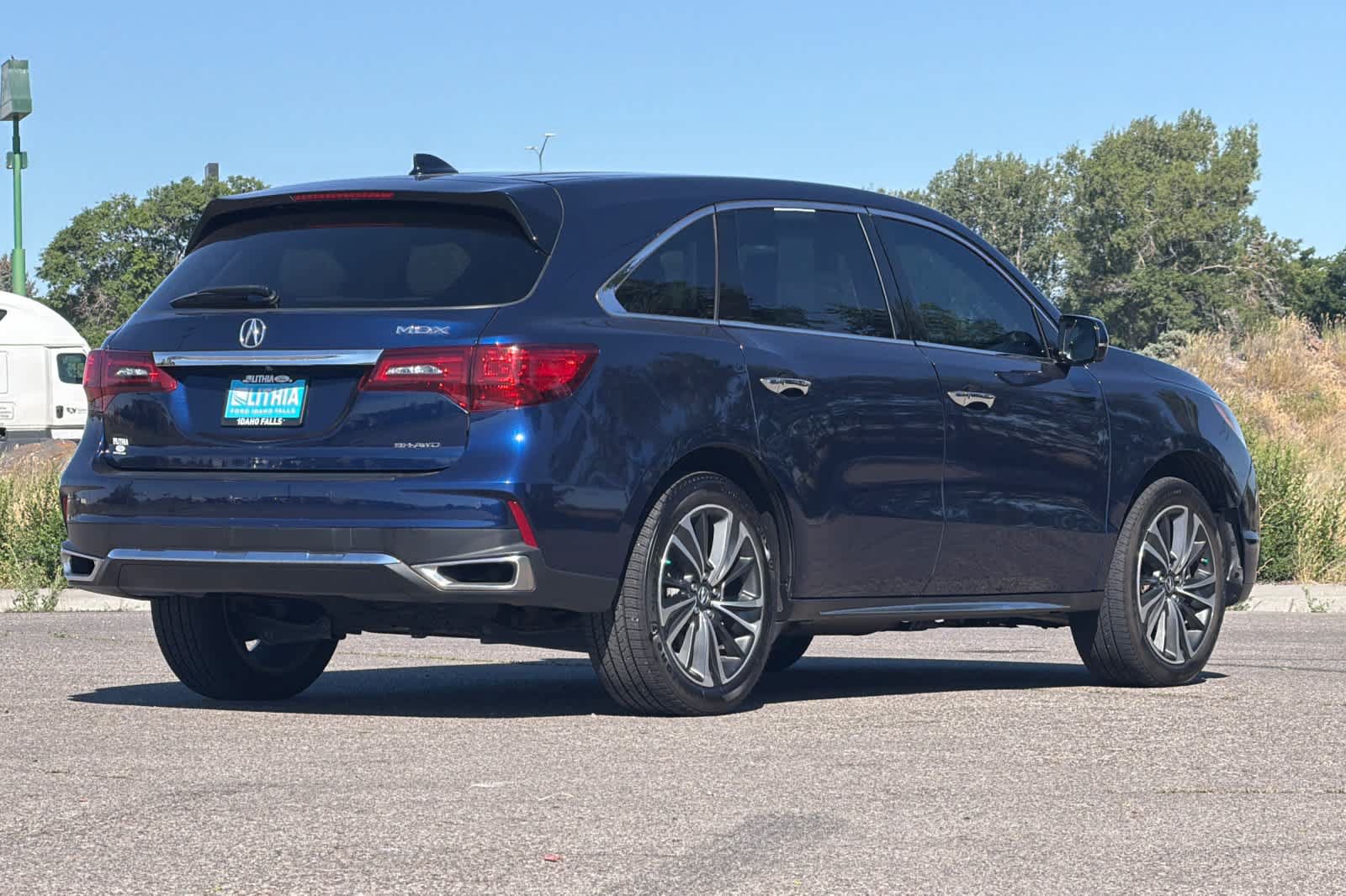 Used 2020 Acura MDX SH-AWD w/ Technology Package image 2