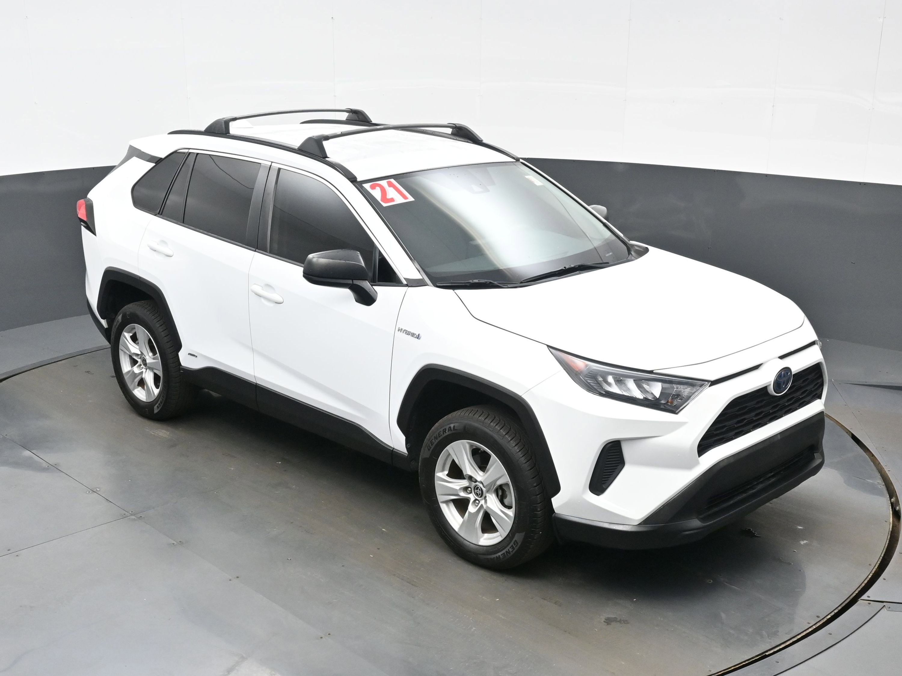Used 2021 Toyota RAV4 LE AWD/4WD image 32