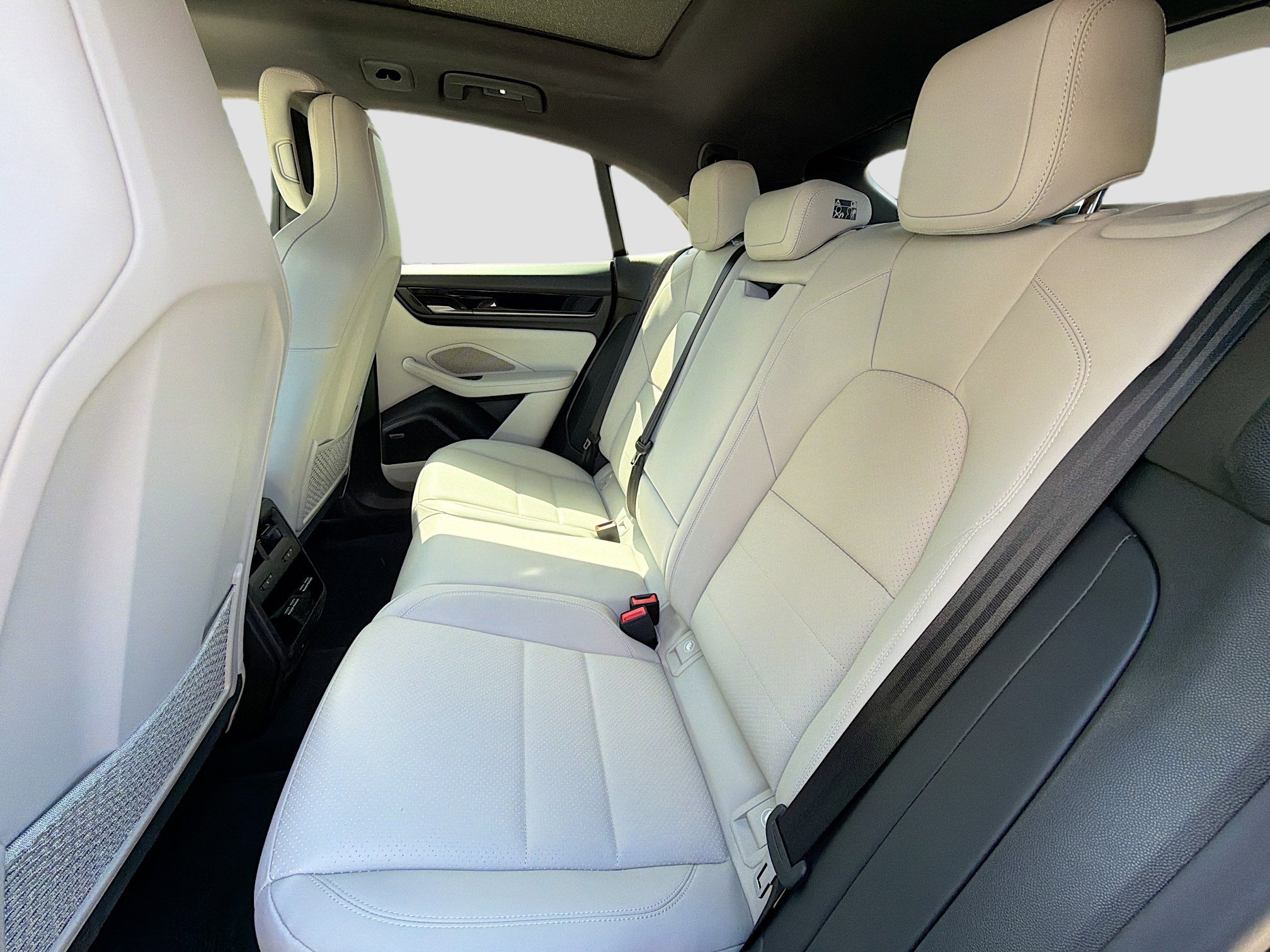 Used 2024 Porsche Macan 4 Electric image 22