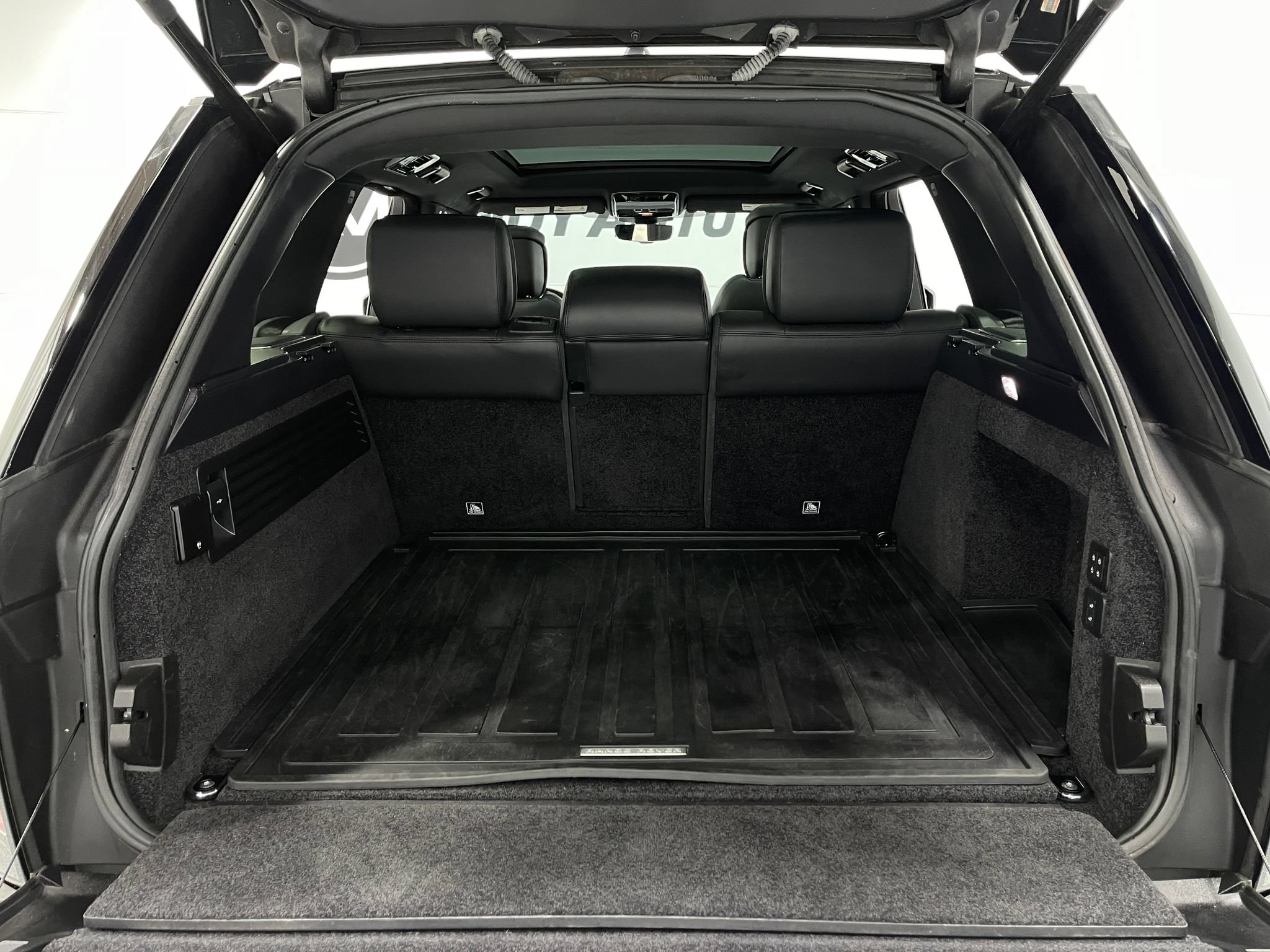 Used 2019 Land Rover Range Rover Supercharged AWD/4WD image 26
