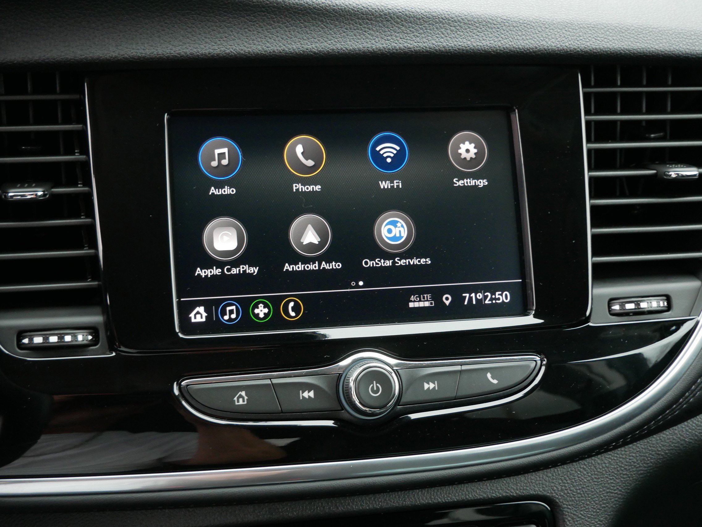 Used 2022 Buick Encore Preferred w/ Safety Package AWD/4WD image 22