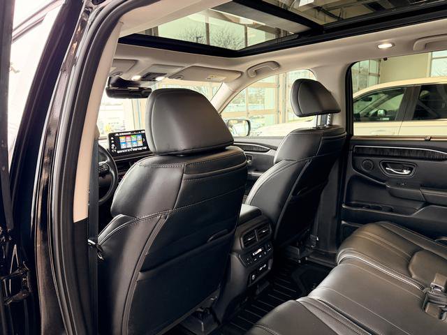 Used 2023 Honda Pilot Elite image 19