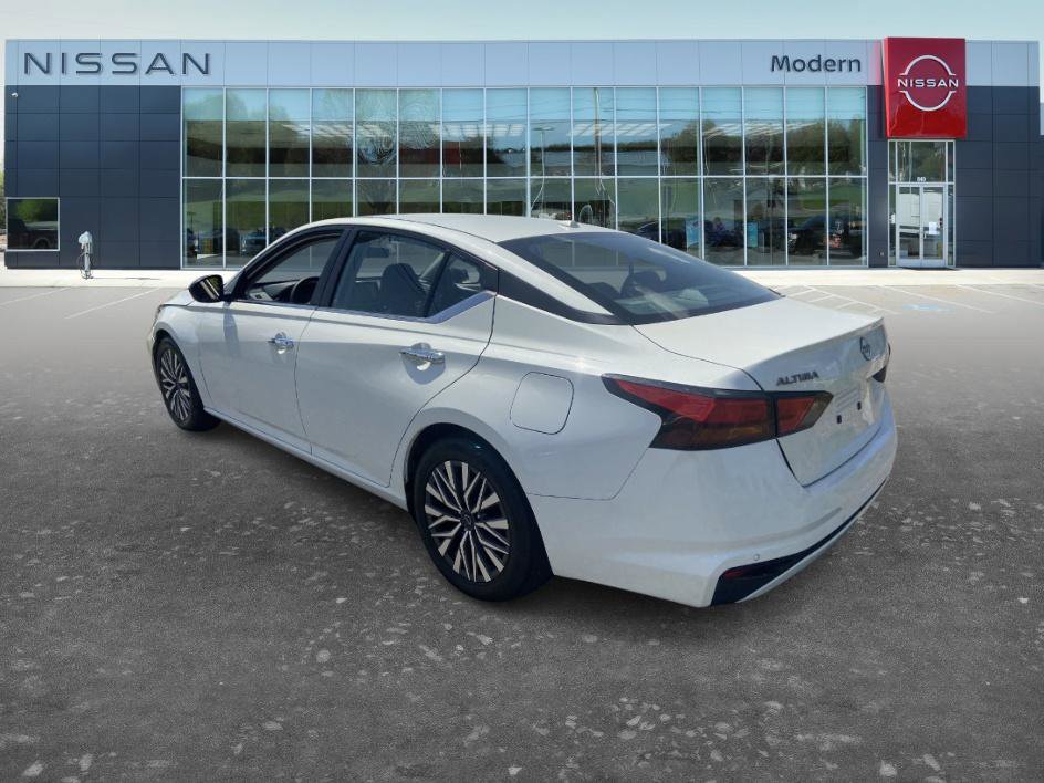 Certified 2024 Nissan Altima 2.5 SV FWD image 8