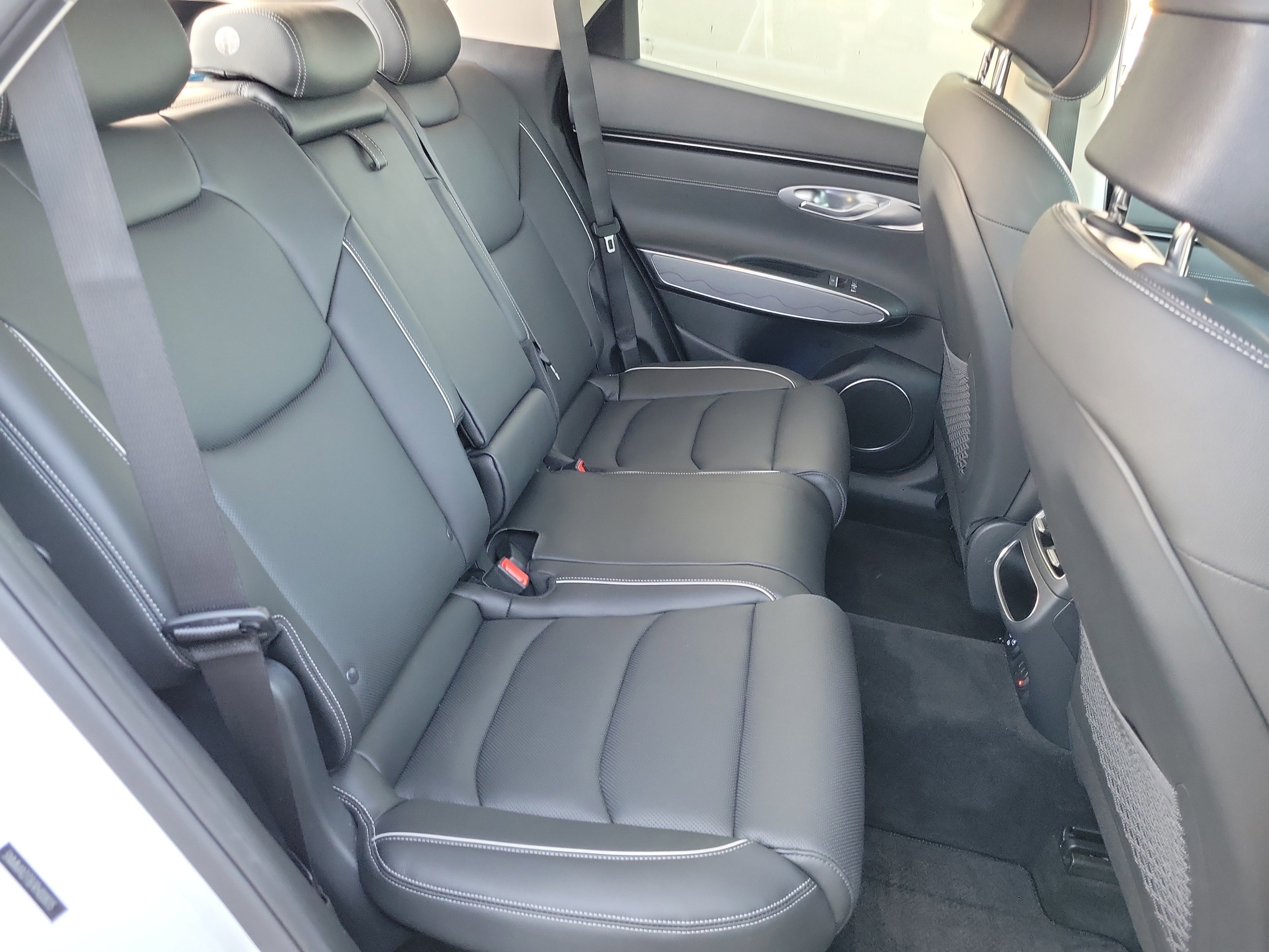 Certified 2024 Genesis GV70 2.5T w/ Advanced Package image 21