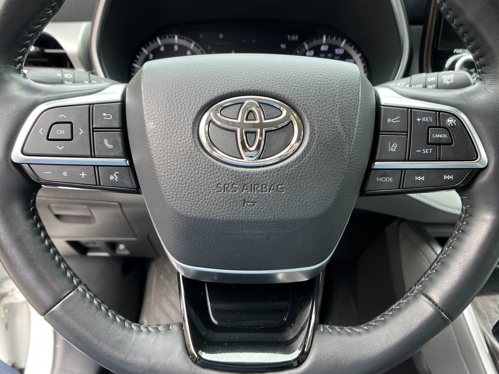 Used 2020 Toyota Highlander Platinum image 15