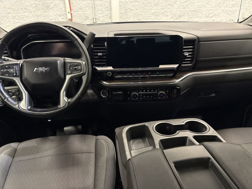 Used 2024 Chevrolet Silverado 1500 RST AWD/4WD image 16