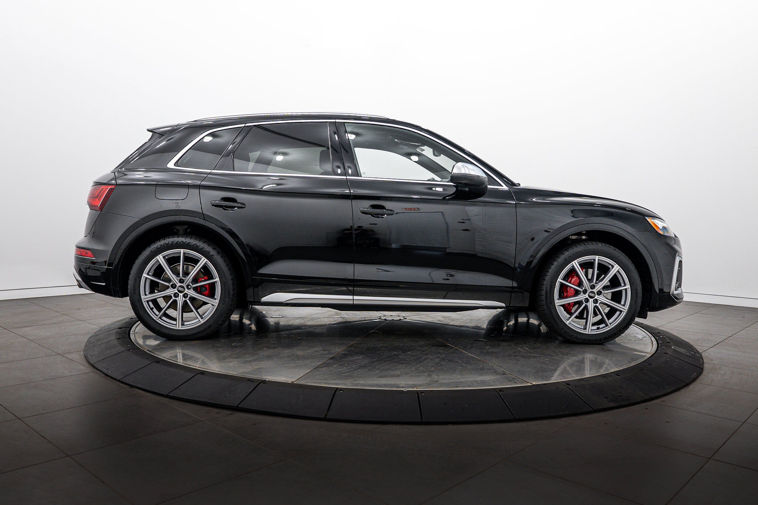 Used 2023 Audi SQ5 Premium Plus w/ Premium Plus Package AWD/4WD image 3