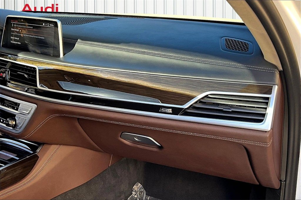 Used 2022 BMW 750i xDrive 750i xDrive w/ Executive Package image 26