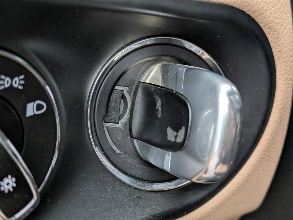 Used 2019 Porsche Macan Base w/ Premium Package Plus image 29