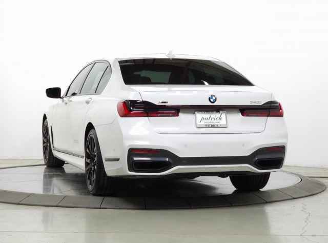 Used 2022 BMW 740i xDrive w/ M Sport Package image 6