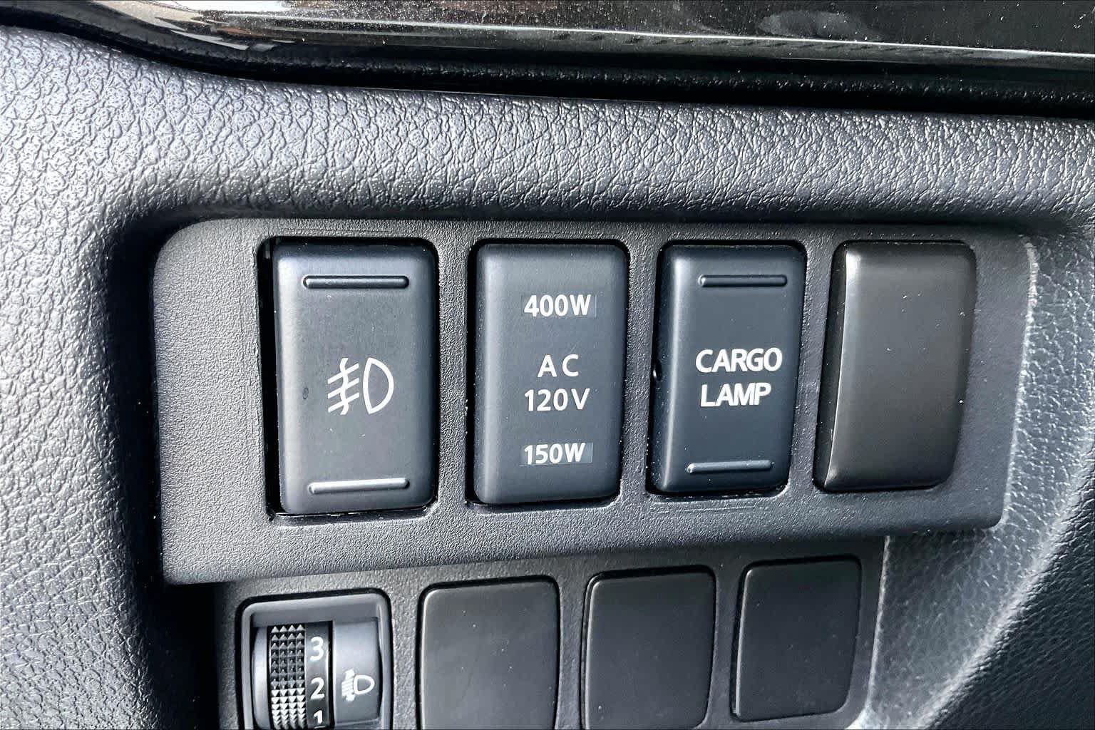 Used 2019 Nissan Titan SV w/ SV Convenience Package AWD/4WD image 34