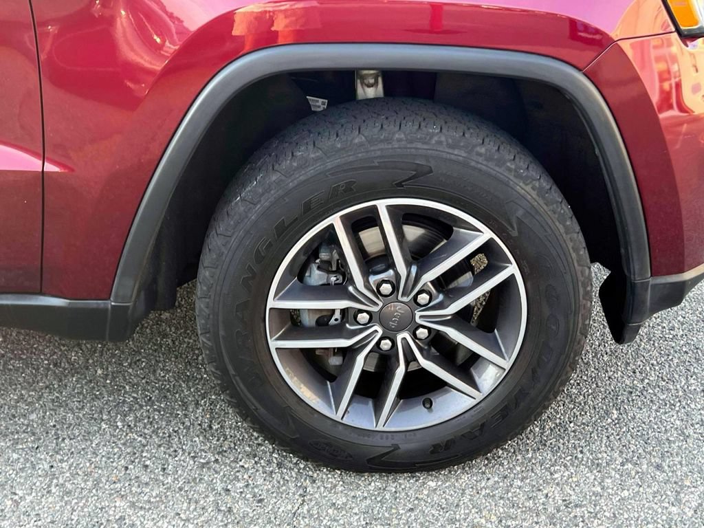 Used 2020 Jeep Grand Cherokee Laredo w/ Security & Convenience Group AWD/4WD image 13