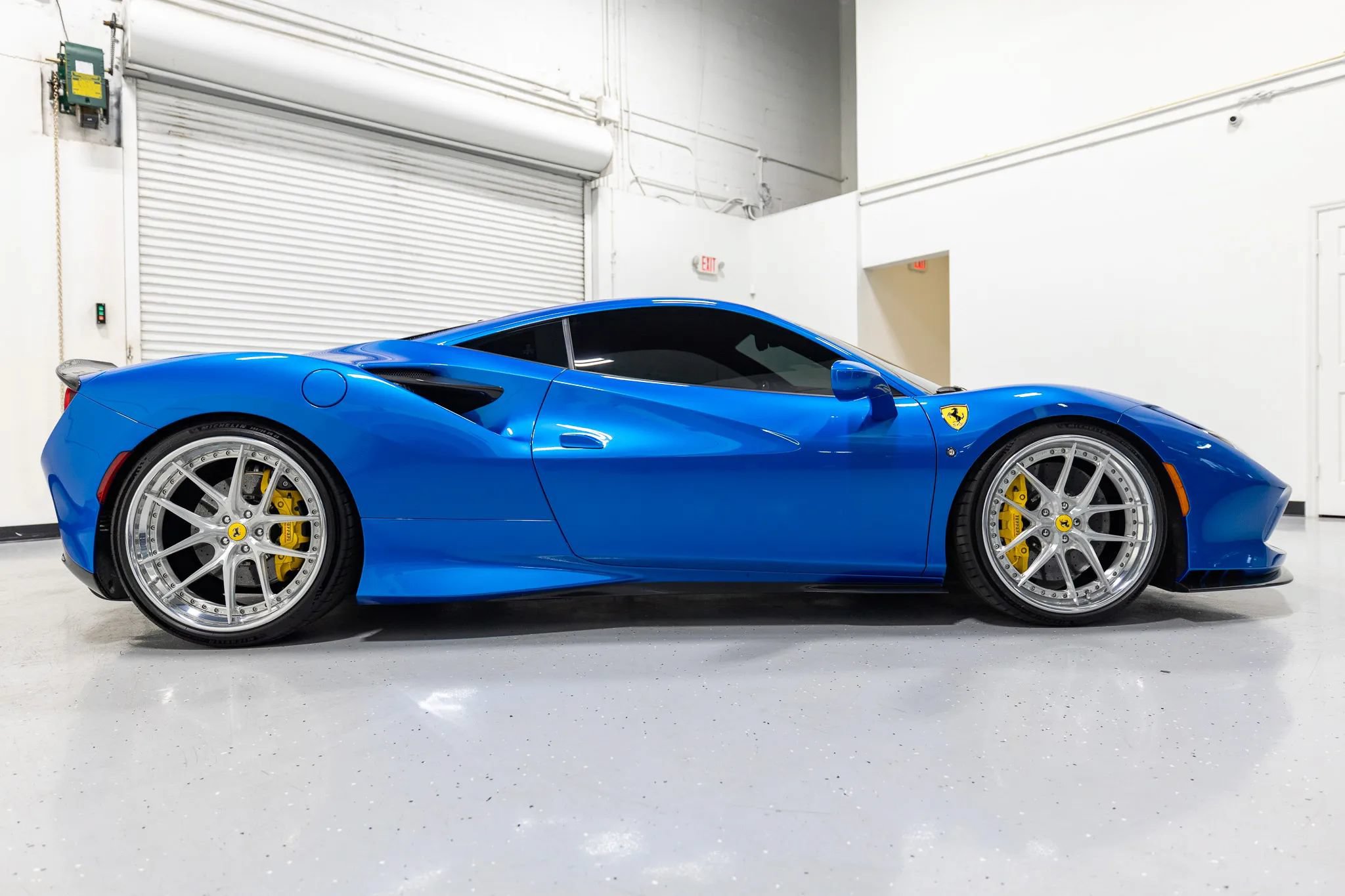 Used 2020 Ferrari F8 Tributo RWD image 29